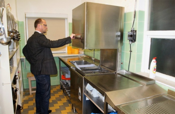 Kraj připravuje modernizaci školní jídelny v Kladrubech