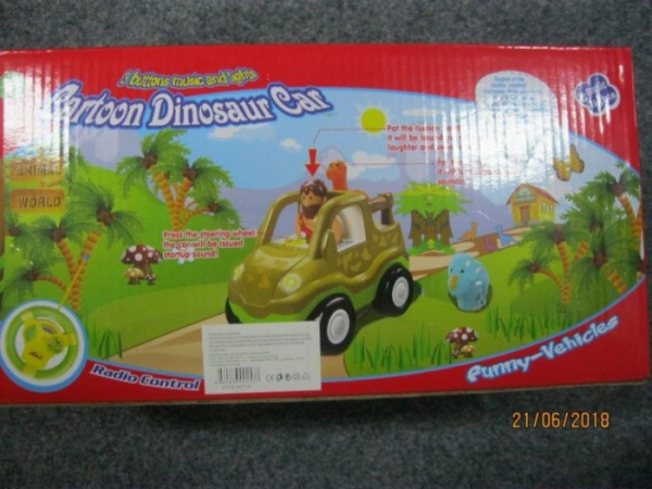ČOI: Hračka Dinosaur Car - autíčko na baterie může být nebezpečná pro nejmenší děti 