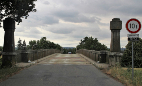 Pardubický kraj řeší havarijní most v Řečanech nad Labem